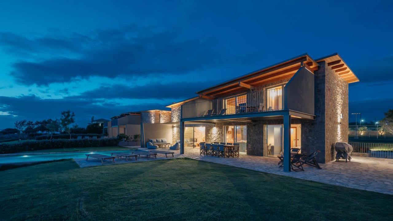 Real Life Homes Luxurious Seafront Villas Each With Their Own Private Pools Korakokhórion 외부 사진