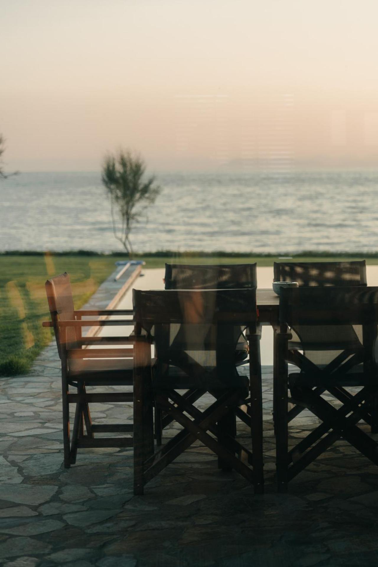 Real Life Homes Luxurious Seafront Villas Each With Their Own Private Pools Korakokhórion 외부 사진