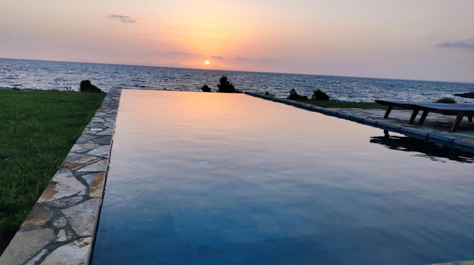 Real Life Homes Luxurious Seafront Villas Each With Their Own Private Pools Korakokhórion 외부 사진