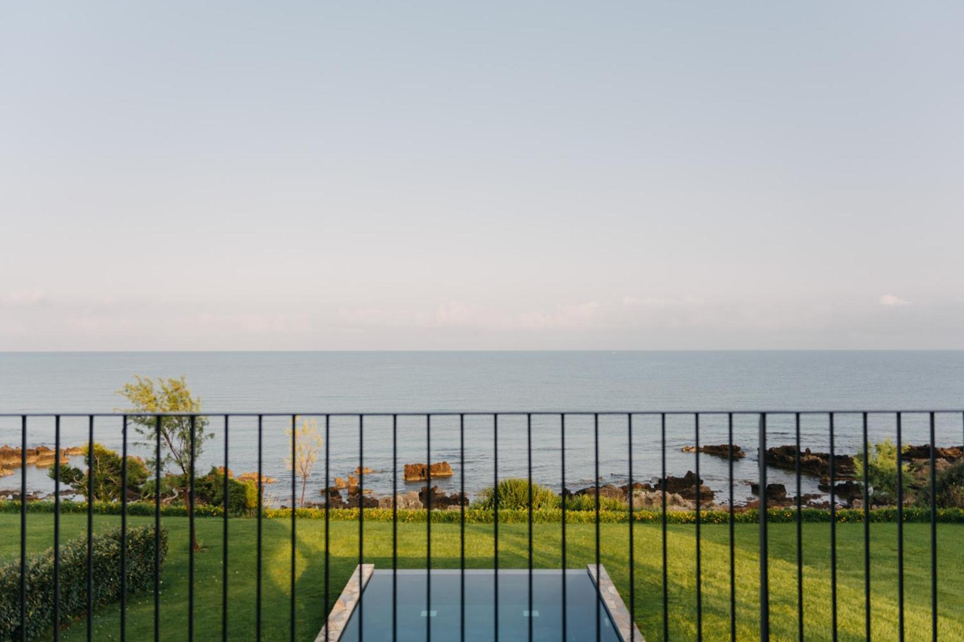 Real Life Homes Luxurious Seafront Villas Each With Their Own Private Pools Korakokhórion 외부 사진