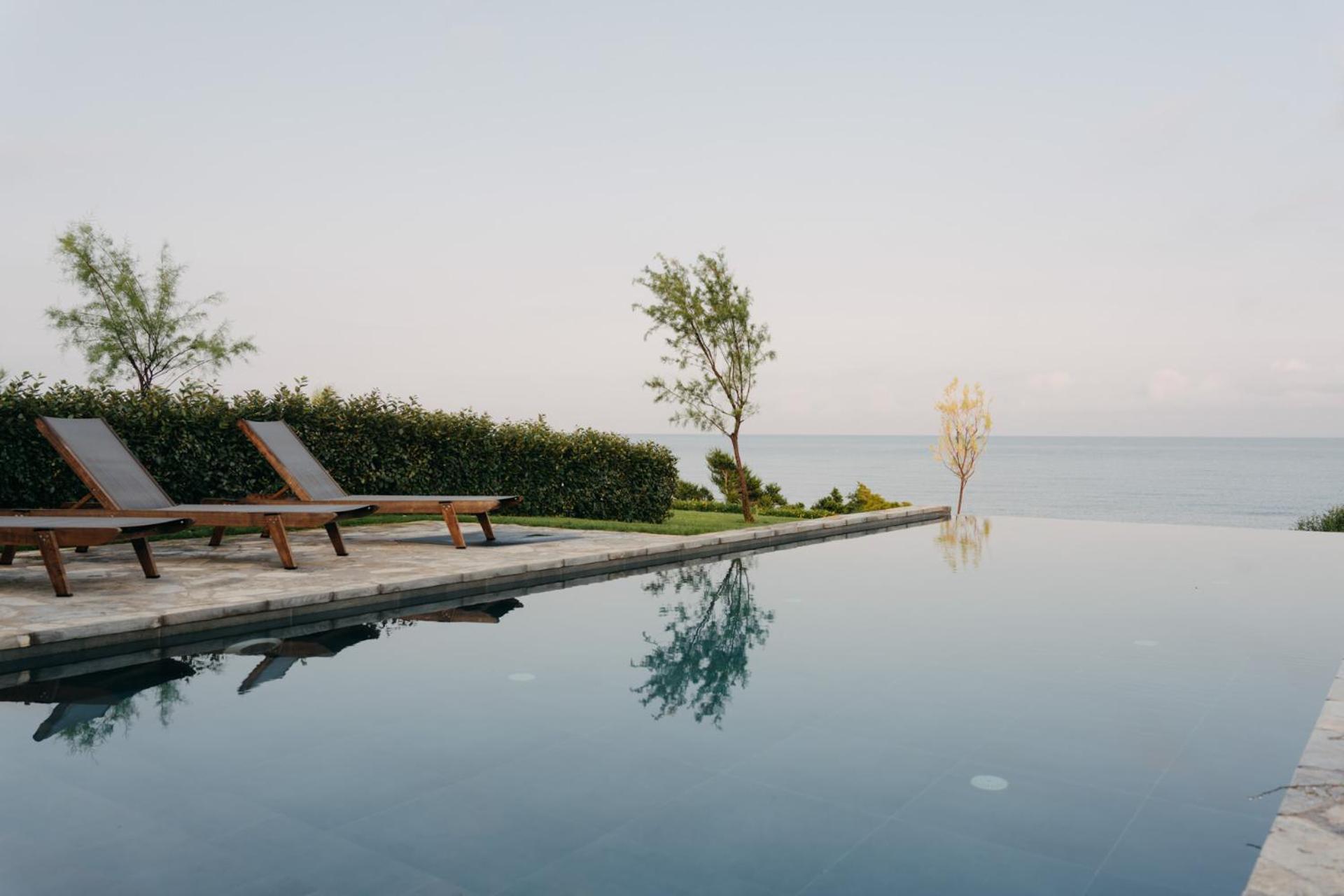 Real Life Homes Luxurious Seafront Villas Each With Their Own Private Pools Korakokhórion 외부 사진
